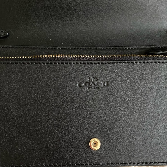 Coach Anna Foldover Clutch Crossbody In Signature Canvas NWOT - Picture 6 of 10